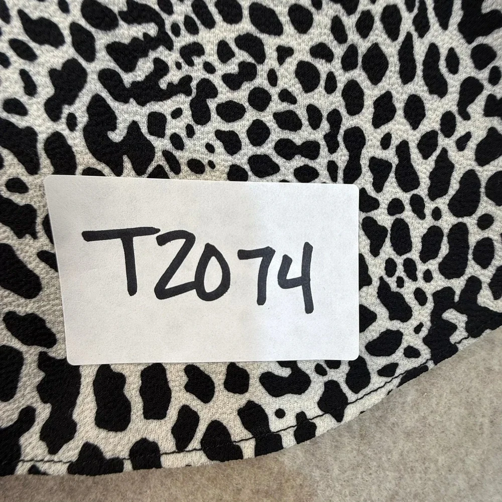 Michael Kors Womens Animal Print Split Neck Blouse Black White Size M T2074